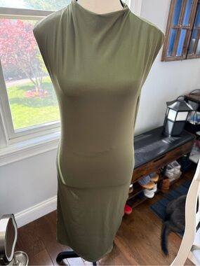 NYC Olive Sleeveless Midi Body Con Dress Size Large